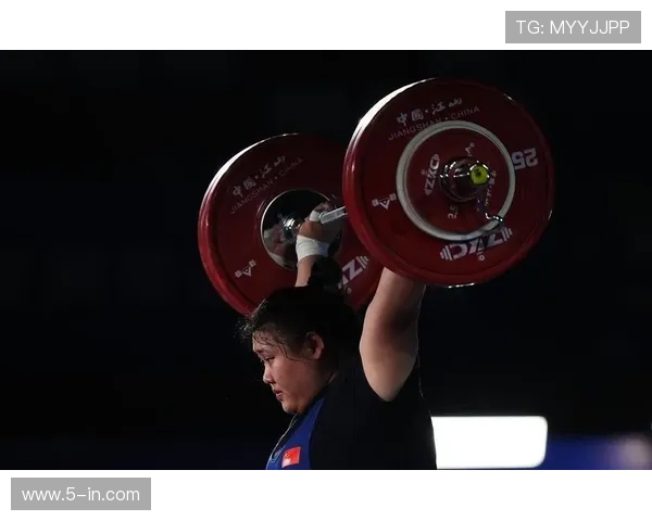 [举重]全国女子举重锦标赛 87公斤以上级决.